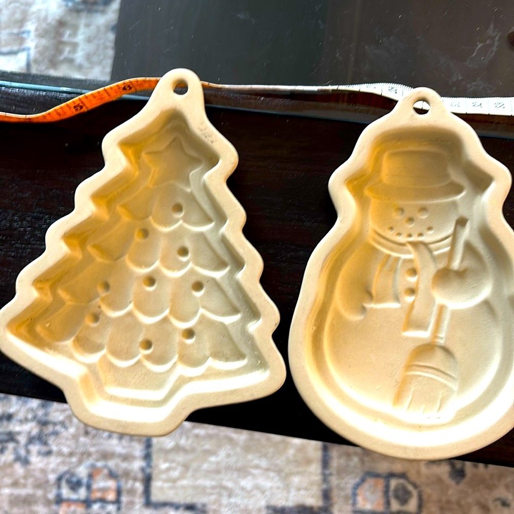 Hearthstone Festive Bakeware Molds for Holiday Baking use for baking or crafts